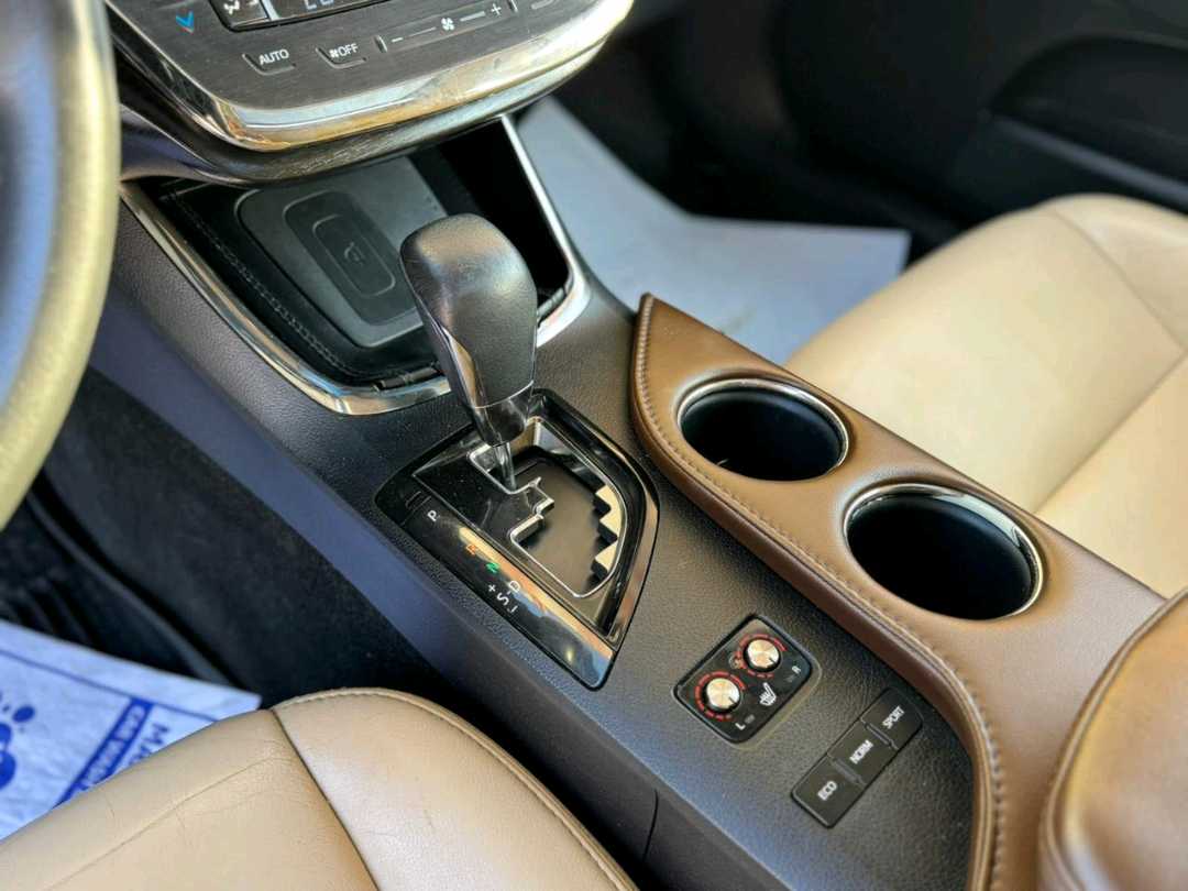 Car Image 2018 TOYOTA AVALON XLE