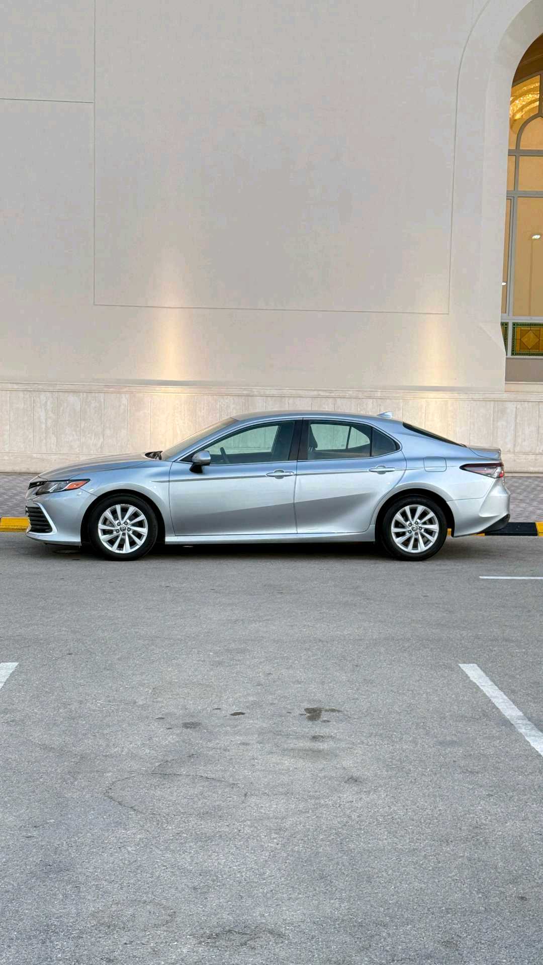 Car Image 2021 TOYOTA CAMRY LE