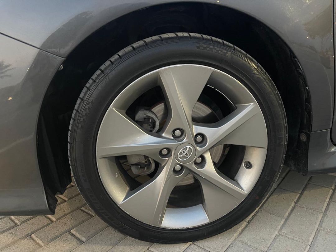 Car Image 2014 TOYOTA CAMRY SE