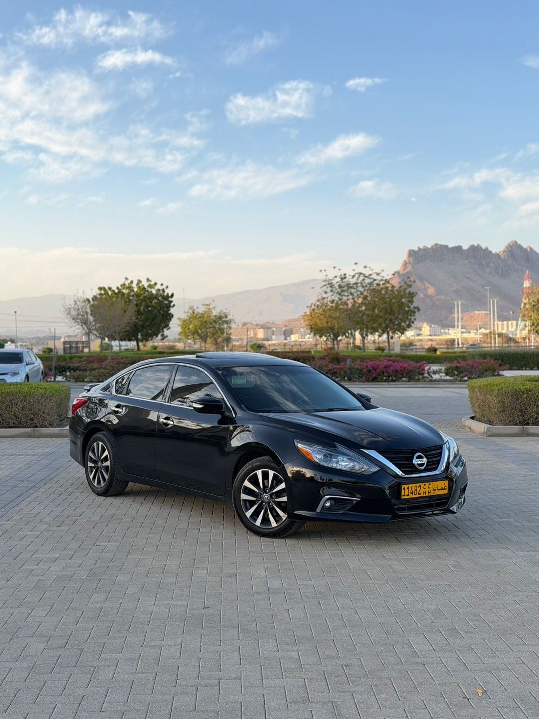 Car Image 2017 NISSAN ALTIMA SV