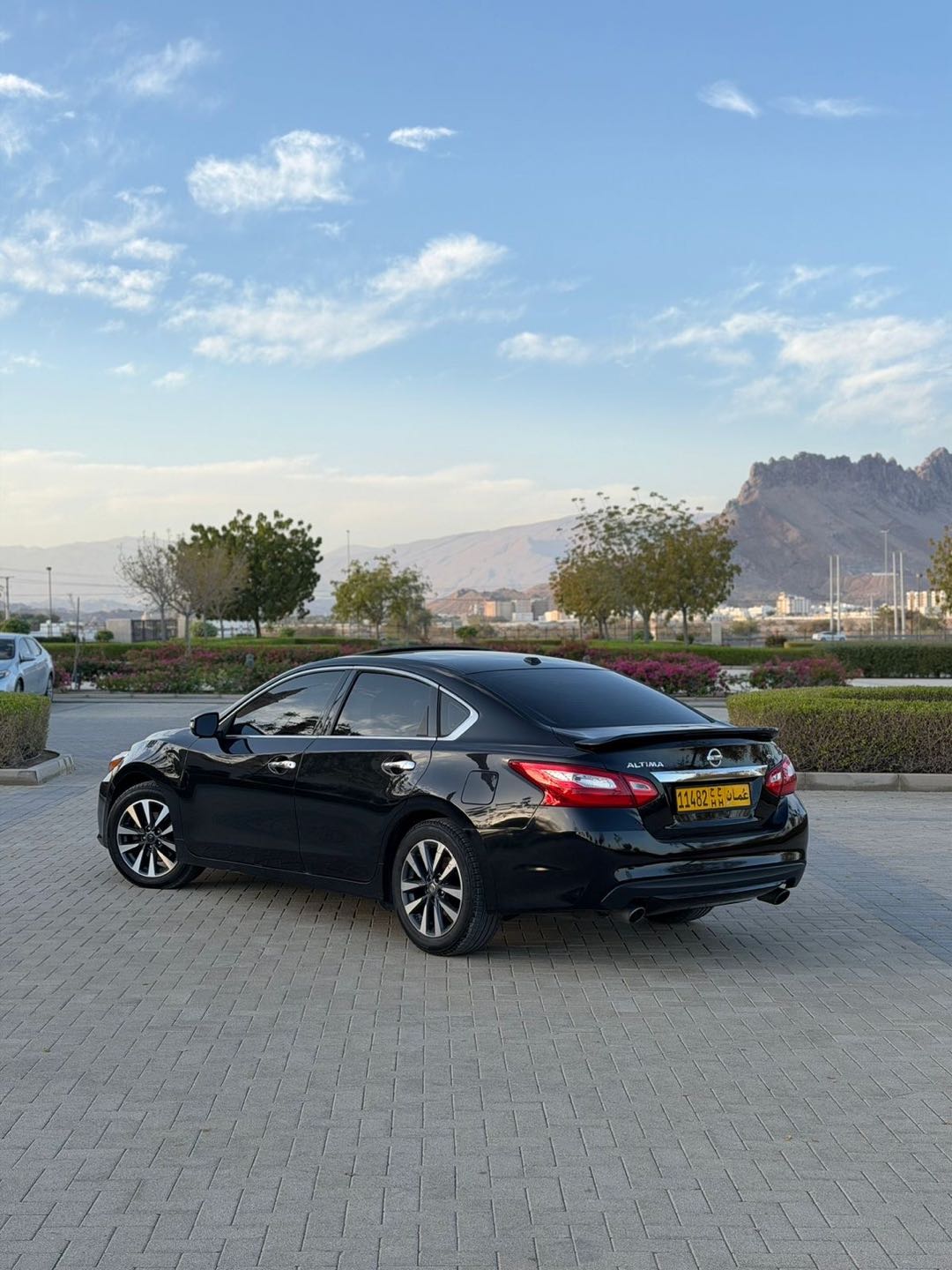 Car Image 2017 NISSAN ALTIMA SV