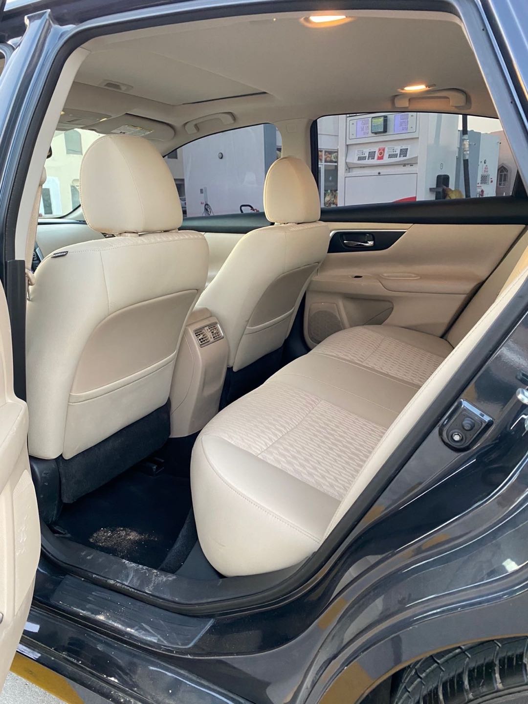 Car Image 2018 NISSAN ALTIMA SV