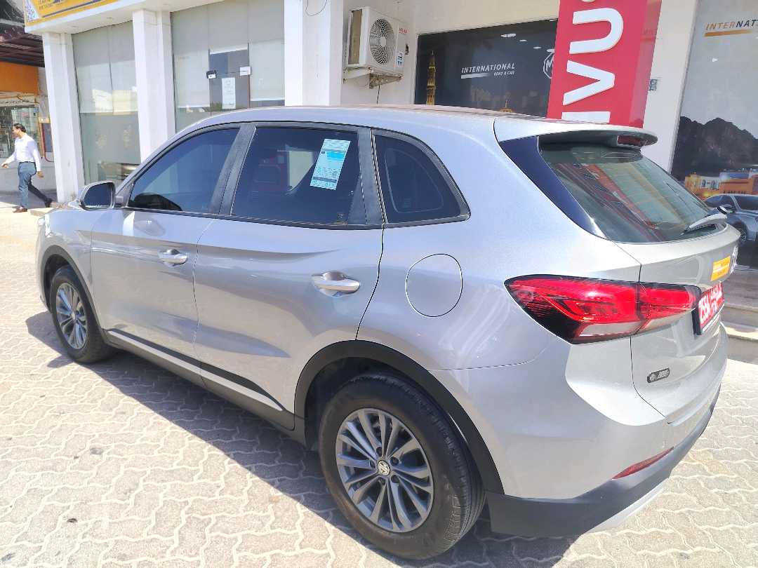 أم جي ZS 2025