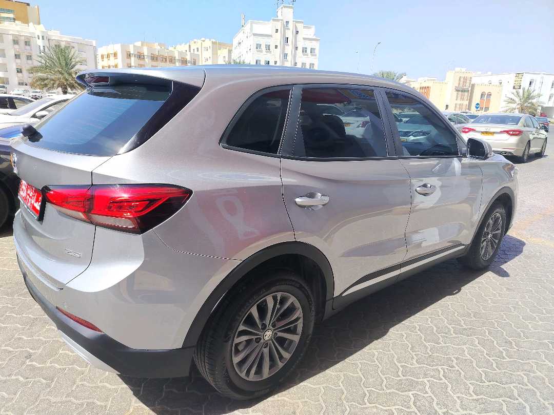 أم جي ZS 2025