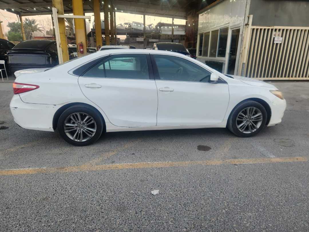 Car Image 2015 TOYOTA CAMRY