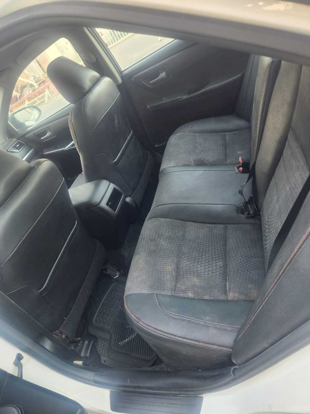 Car Image 2015 TOYOTA CAMRY