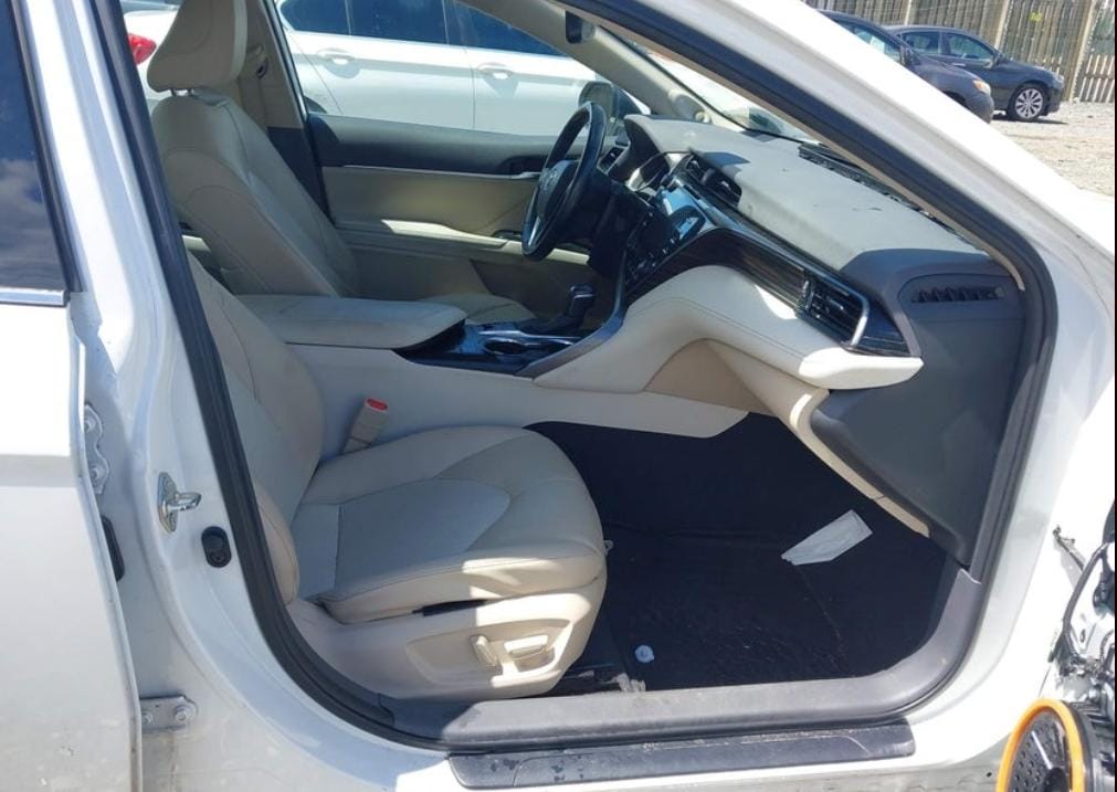 Car Image 2020 TOYOTA CAMRY