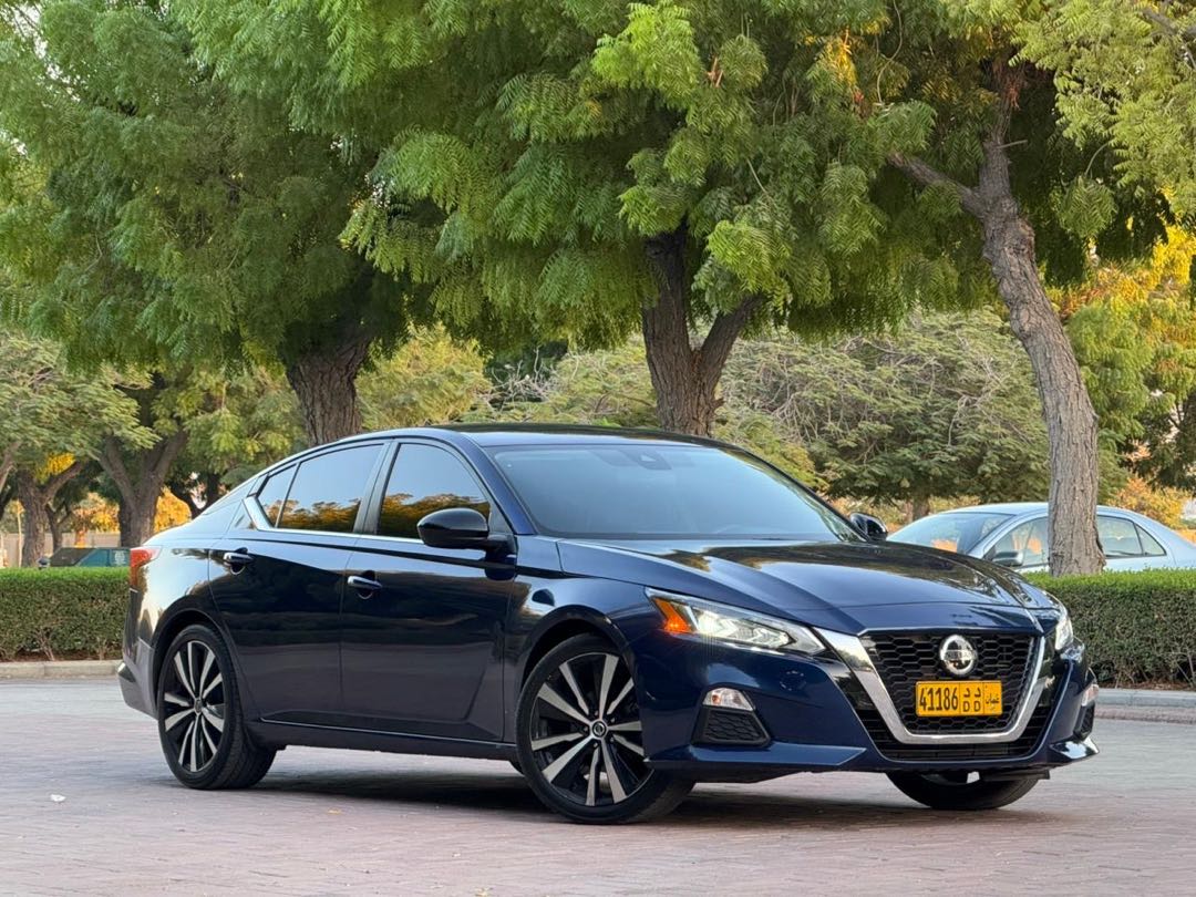 Car Image 2022 NISSAN ALTIMA SR