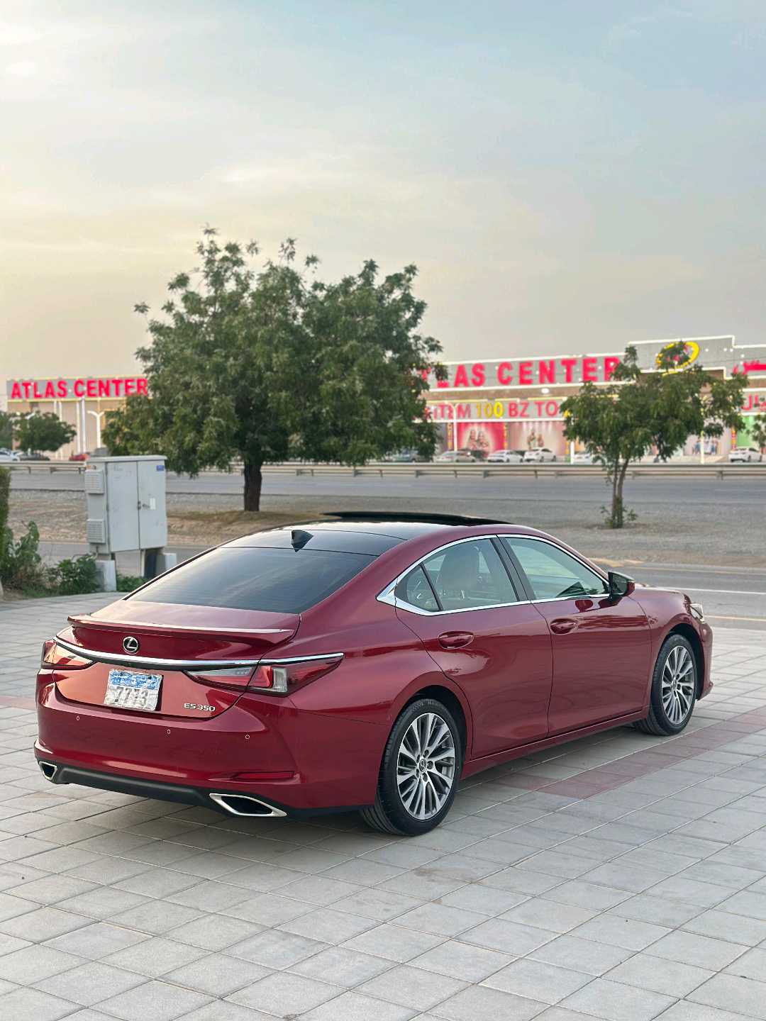 Car Image 2019 LEXUS ES Luxury