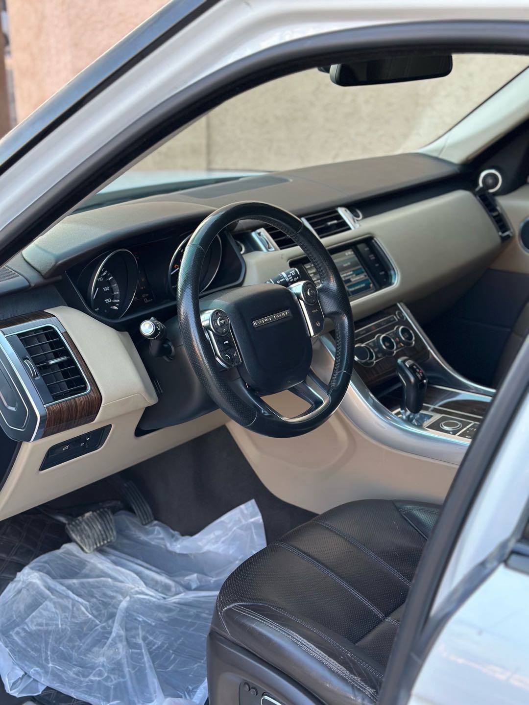 Car Image 2015 LAND ROVER SPORT 
