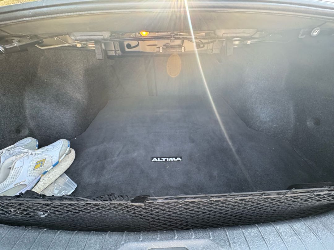 Car Image 2019 NISSAN ALTIMA SR