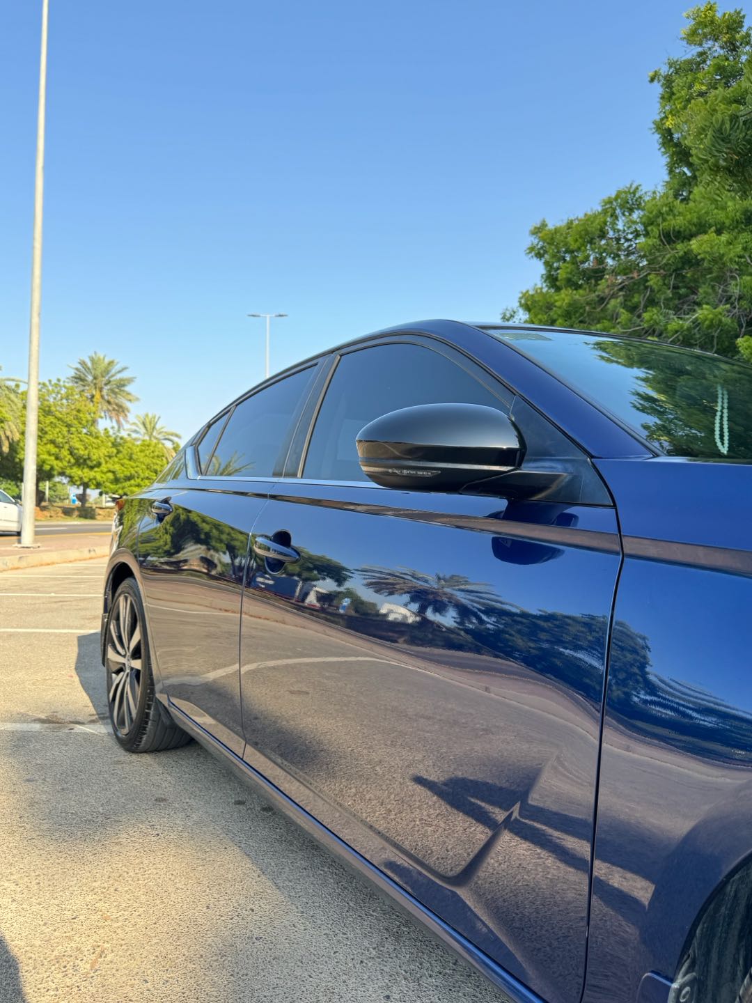 Car Image 2019 NISSAN ALTIMA SR