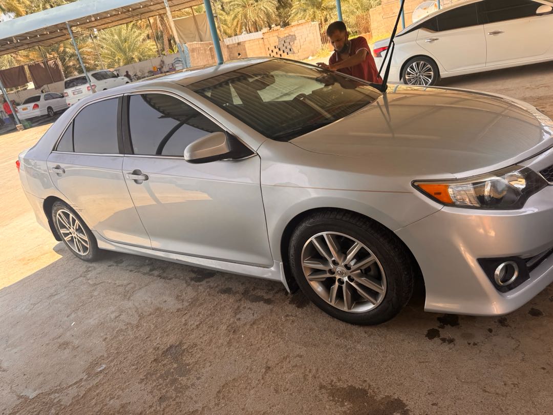 Car Image 2013 TOYOTA CAMRY SE