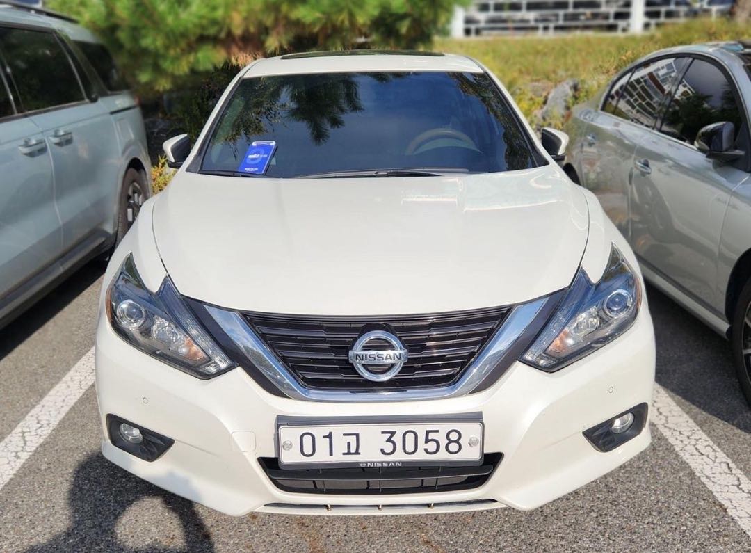 Car Image 2017 NISSAN ALTIMA SL