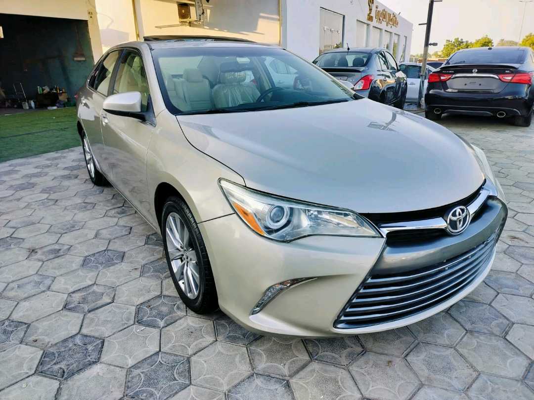 Car Image 2016 TOYOTA CAMRY XLE