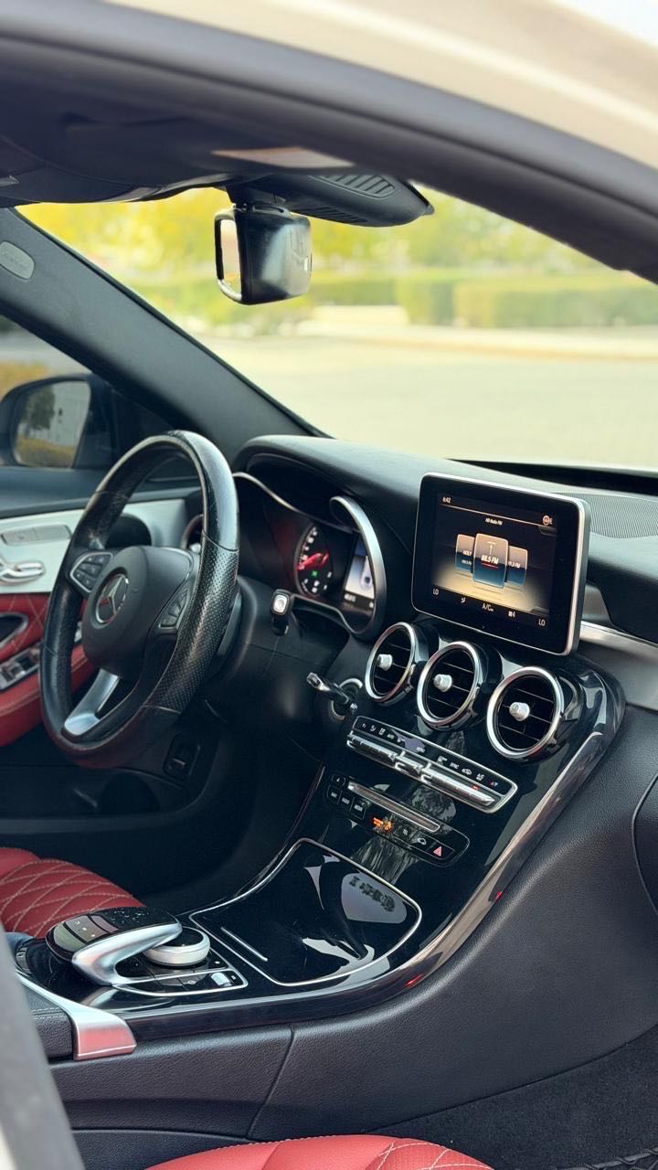 Car Image 2018 MERCEDES C Class 300