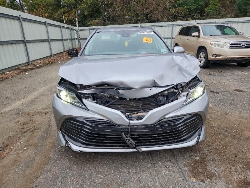 Car Image 2019 TOYOTA CAMRY