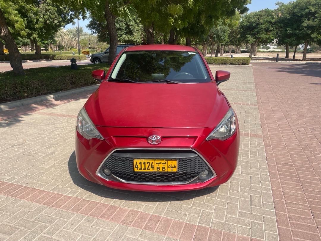 Car Image 2019 TOYOTA YARIS 1.5