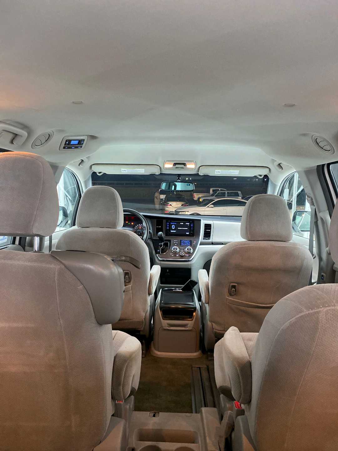 Car Image 2017 TOYOTA SIENNA 