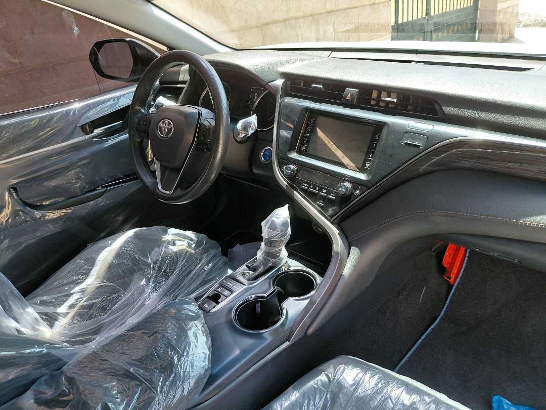 Car Image 2019 TOYOTA CAMRY LE