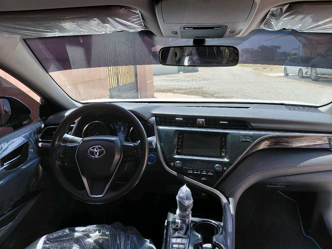 Car Image 2019 TOYOTA CAMRY LE
