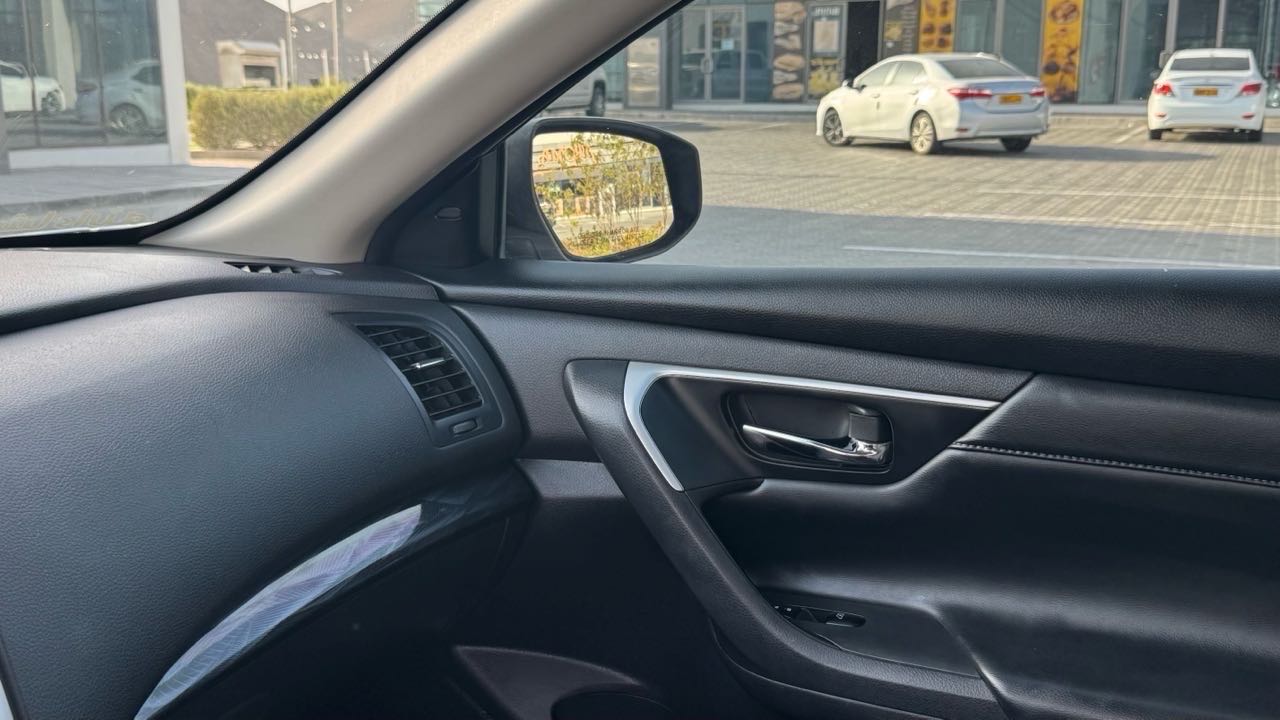 Car Image 2017 NISSAN ALTIMA SL