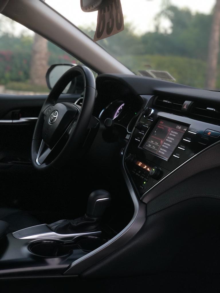 Car Image 2018 TOYOTA CAMRY SE