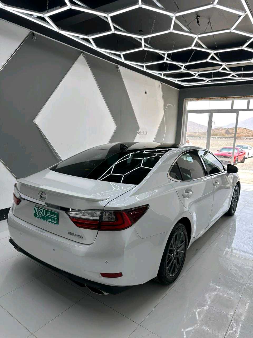 Car Image 2018 LEXUS ES 350