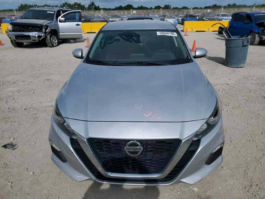 Car Image 2019 NISSAN ALTIMA