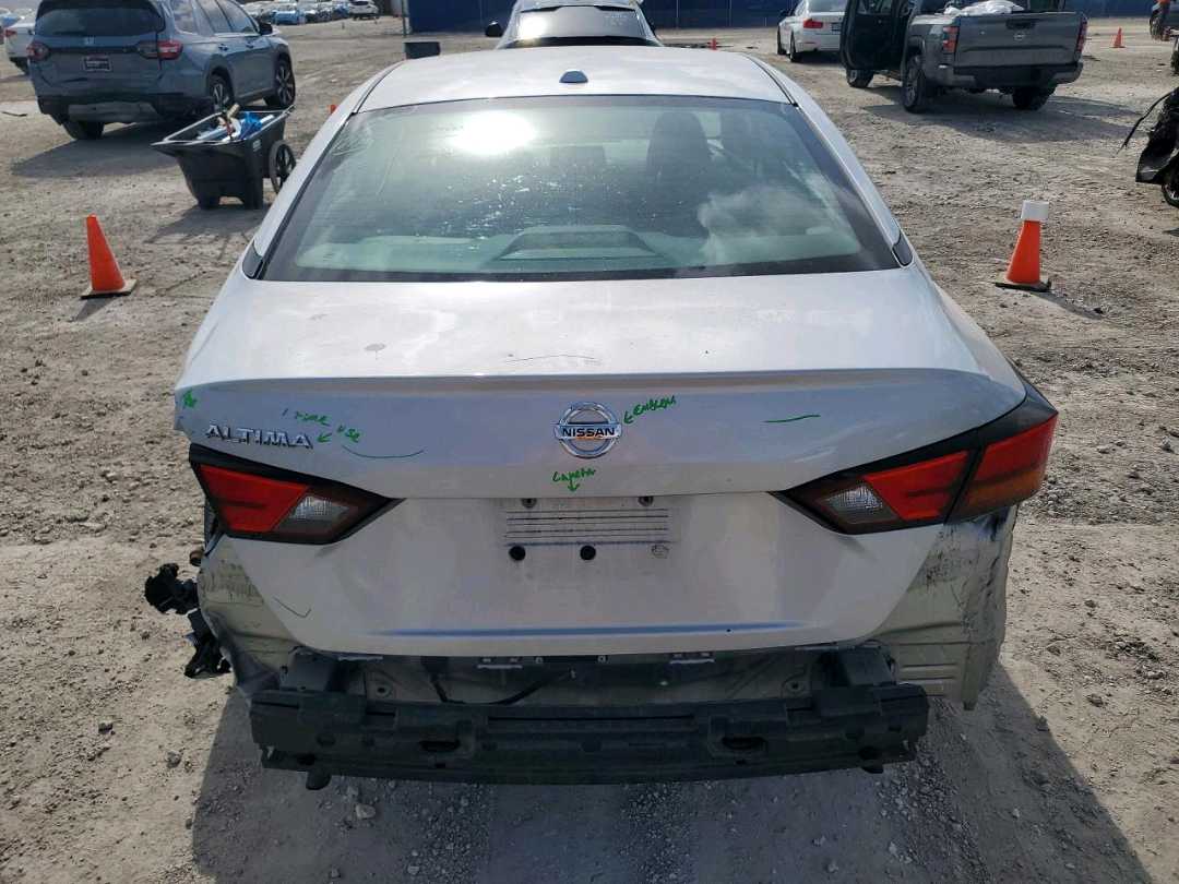 Car Image 2019 NISSAN ALTIMA