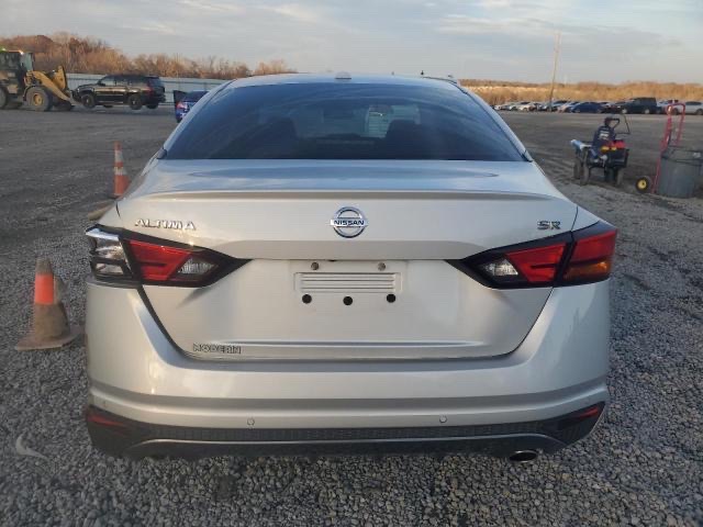 Car Image 2022 NISSAN ALTIMA SR