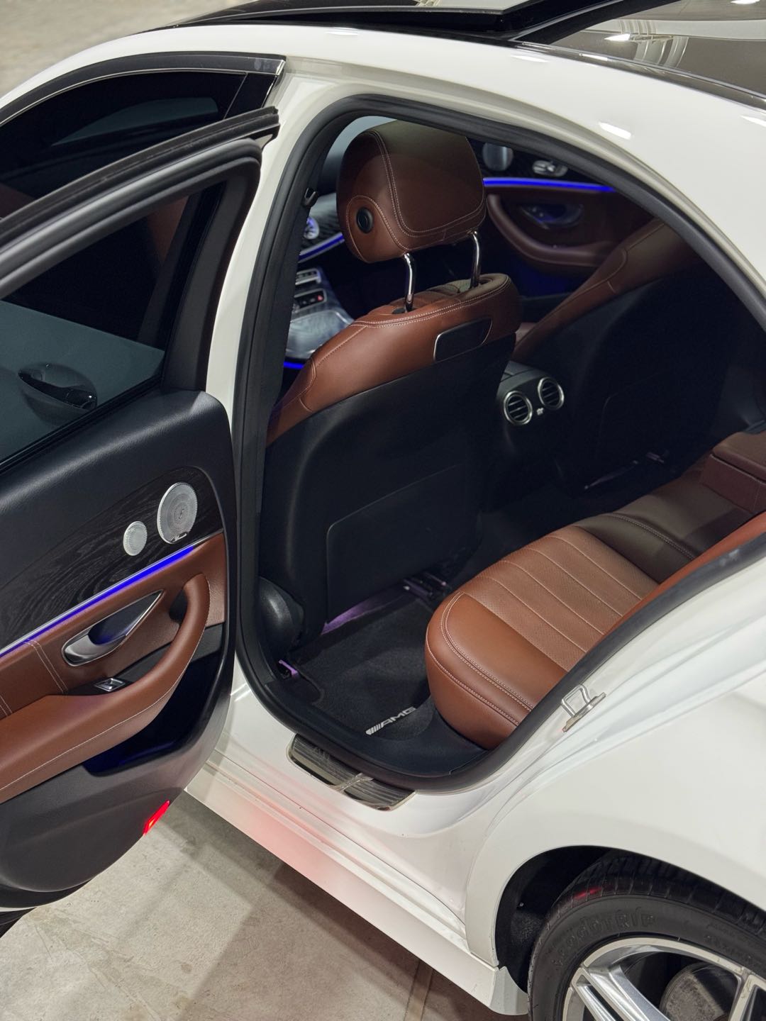 Car Image 2019 MERCEDES E Class 450