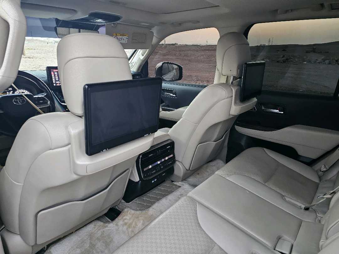 Car Image 2022 TOYOTA LAND CRUISER VX.R