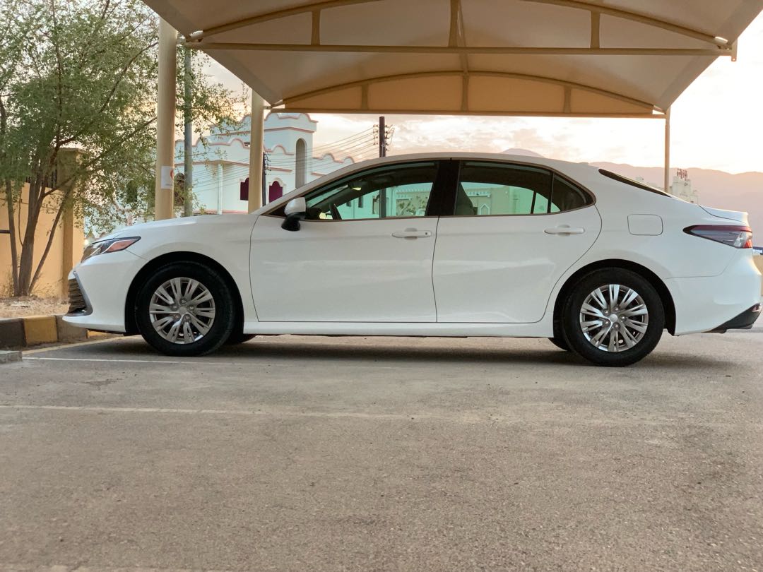 Car Image 2022 TOYOTA CAMRY LE