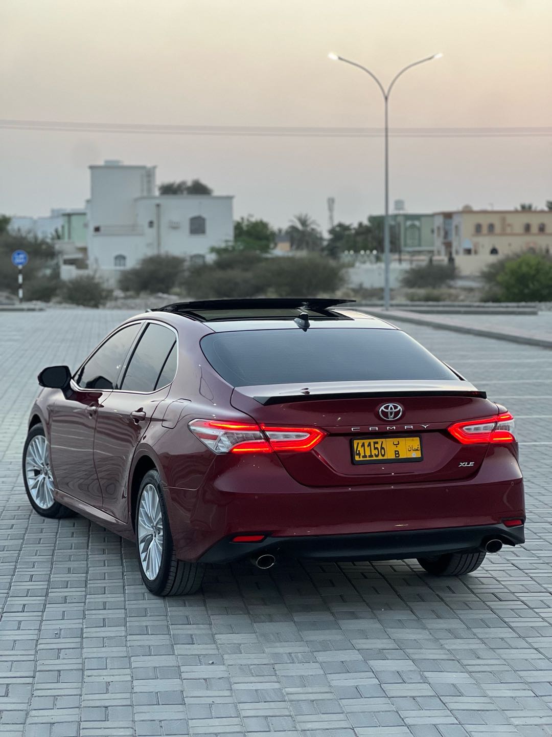 Car Image 2018 TOYOTA CAMRY XLE