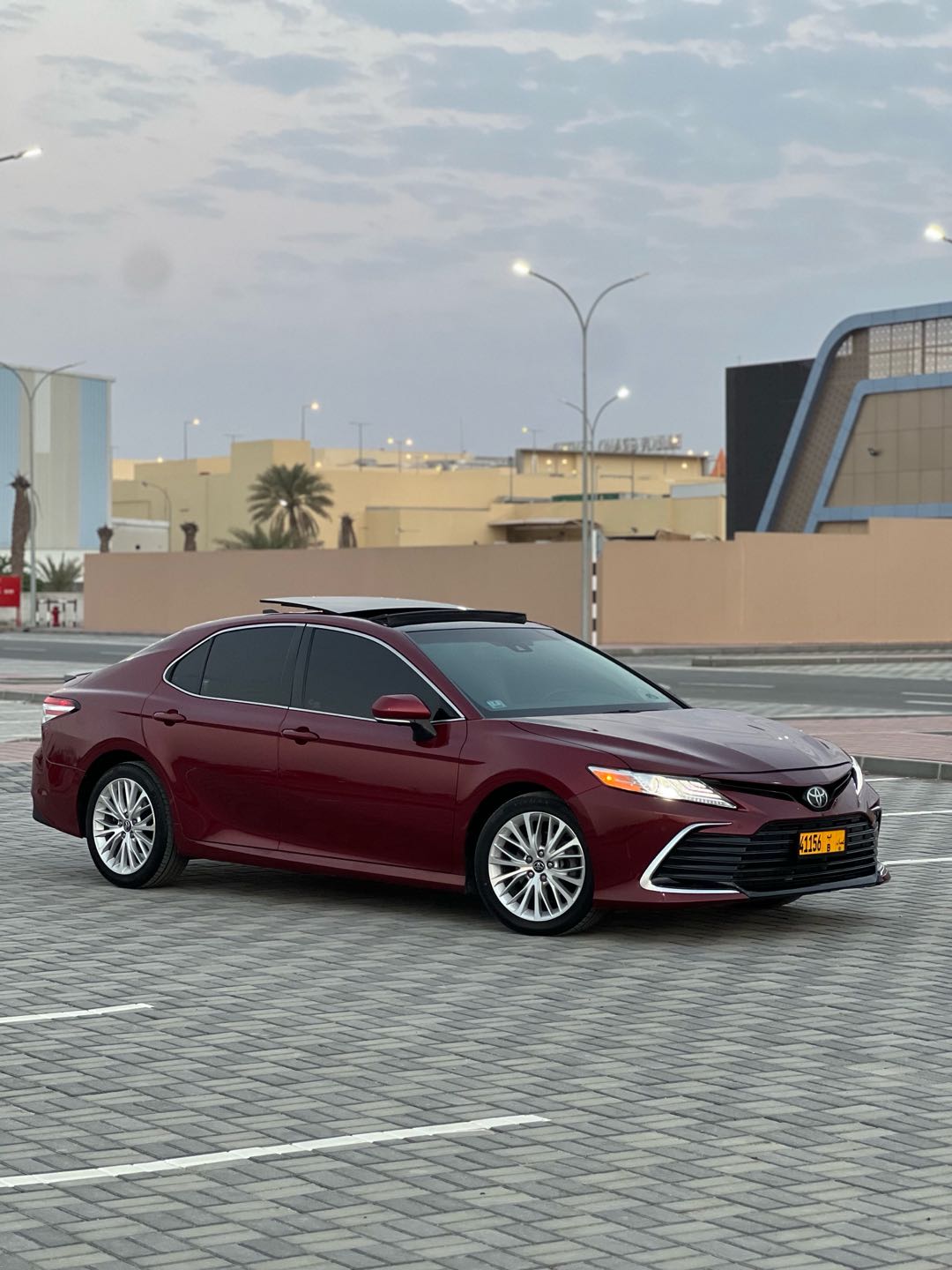 Car Image 2018 TOYOTA CAMRY XLE