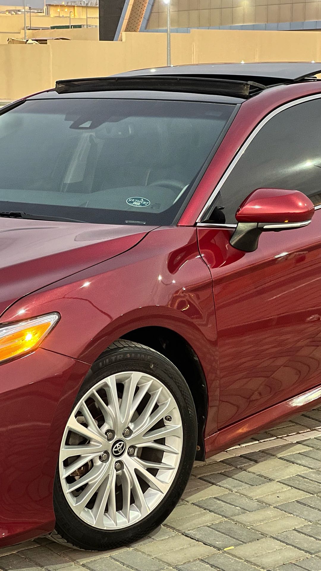 Car Image 2018 TOYOTA CAMRY XLE