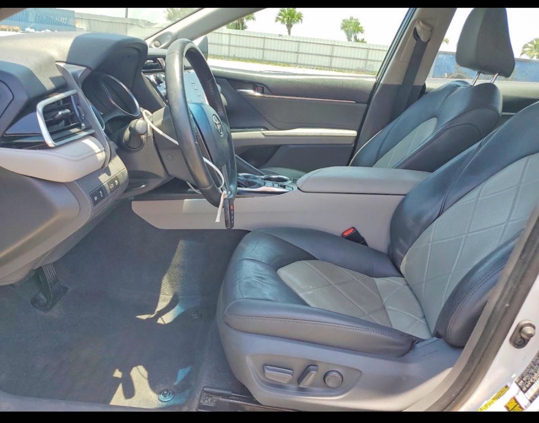 Car Image 2018 TOYOTA CAMRY