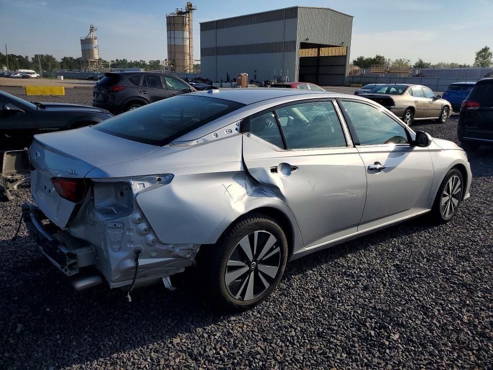 Car Image 2019 NISSAN ALTIMA