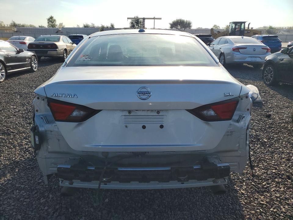 Car Image 2019 NISSAN ALTIMA