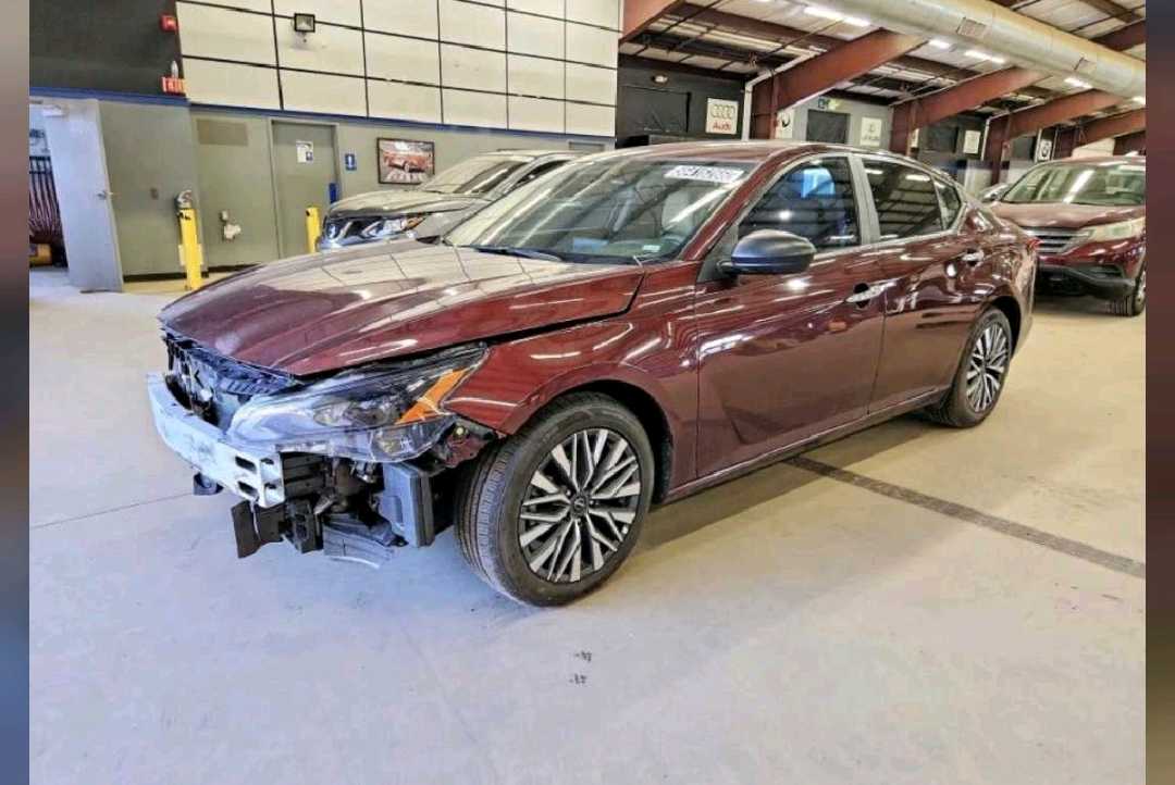 Car Image 2025 NISSAN ALTIMA