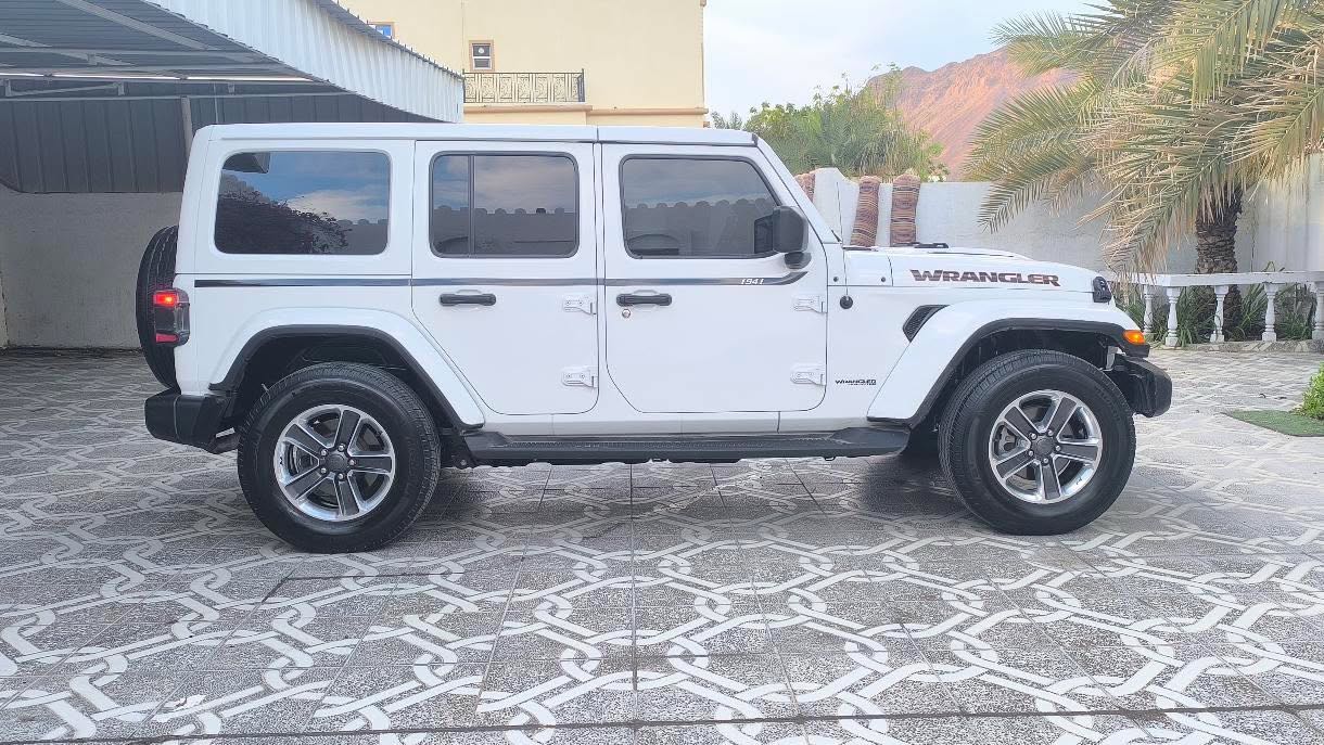 Car Image 2018 JEEP WRANGLER SAHARA