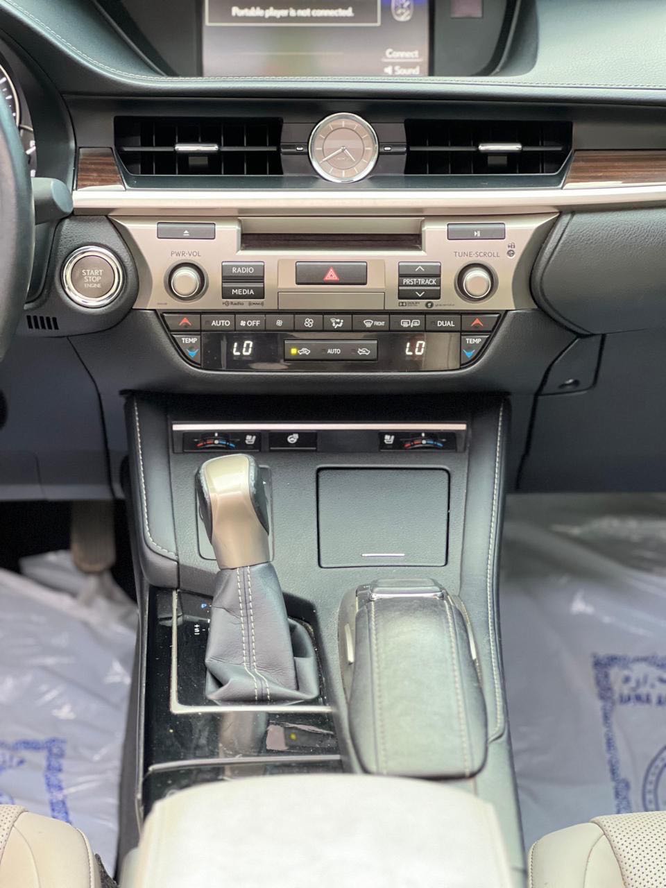 Car Image 2017 LEXUS ES 350
