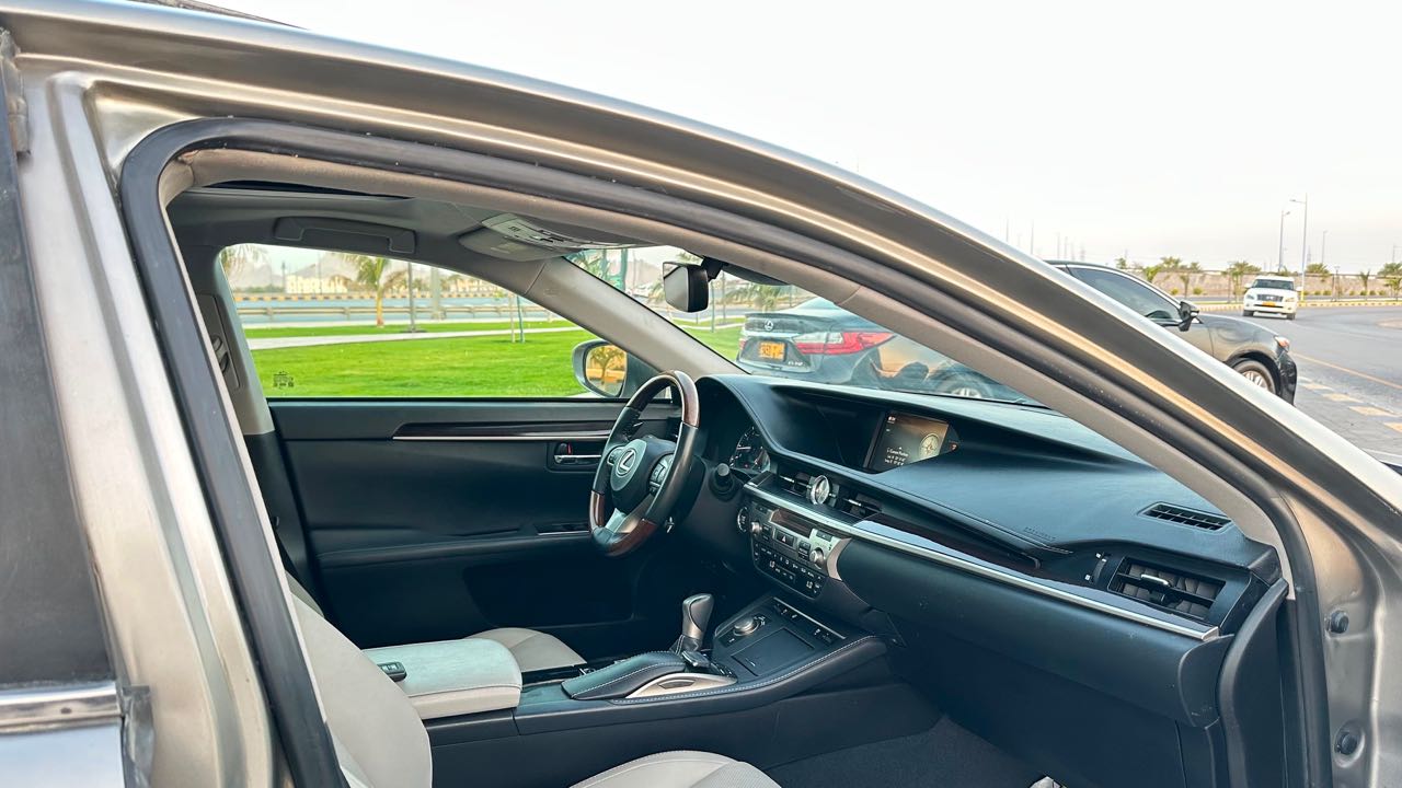 Car Image 2018 LEXUS ES 350