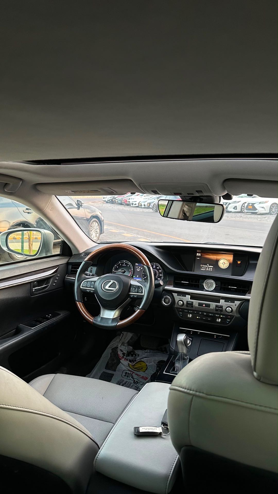 Car Image 2018 LEXUS ES 350