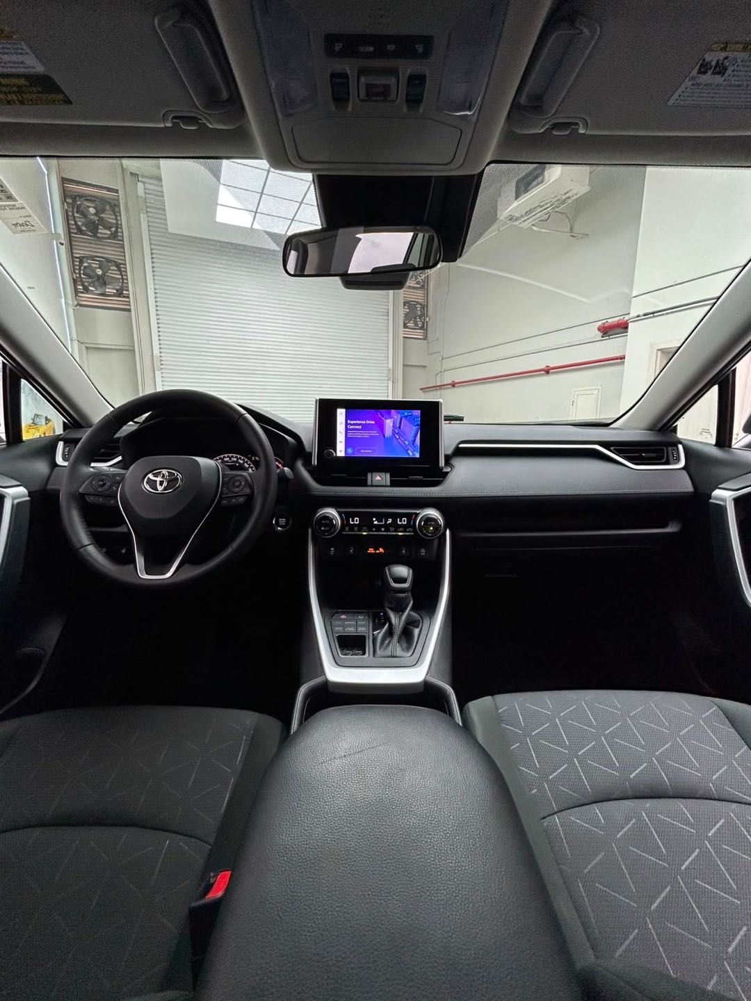 Car Image 2024 TOYOTA RAV4 XLE