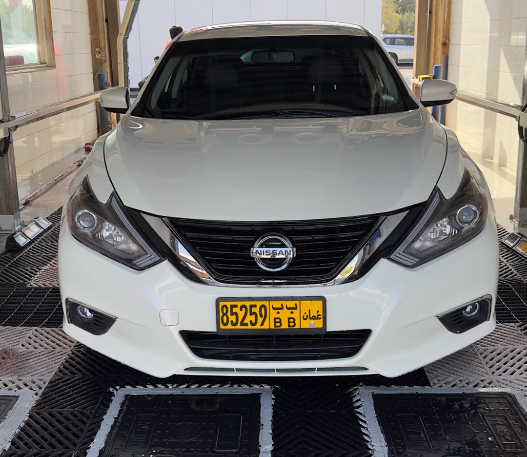 Car Image 2017 NISSAN ALTIMA SL