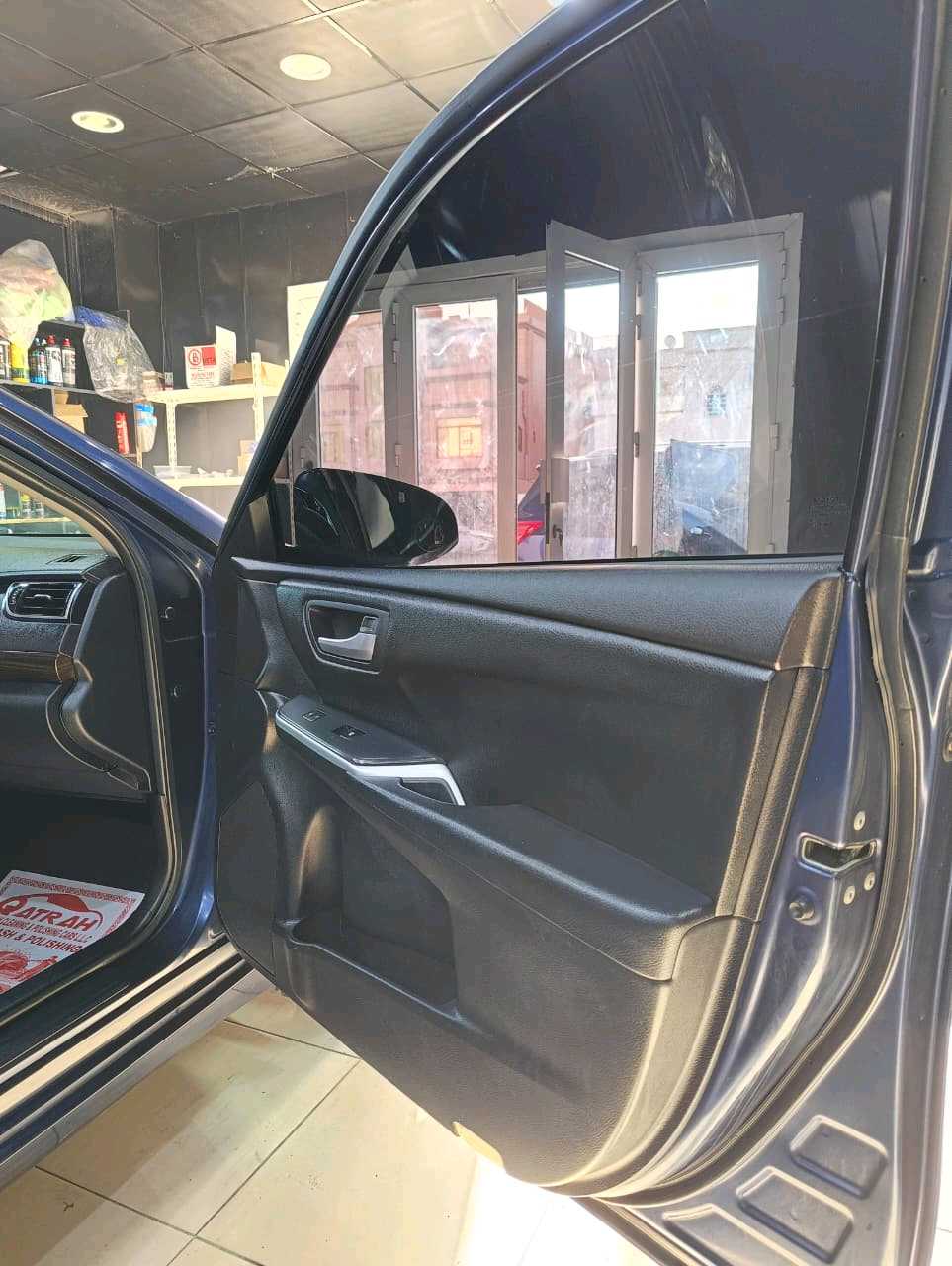 Car Image 2016 TOYOTA CAMRY LE