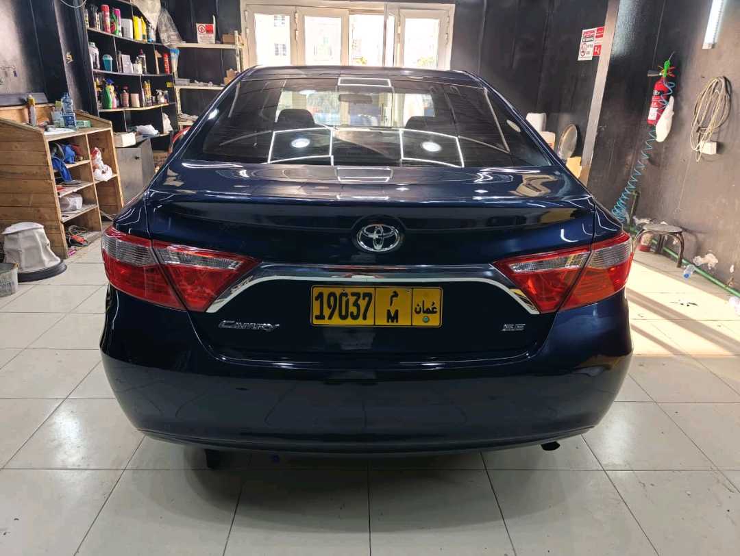 Car Image 2016 TOYOTA CAMRY LE