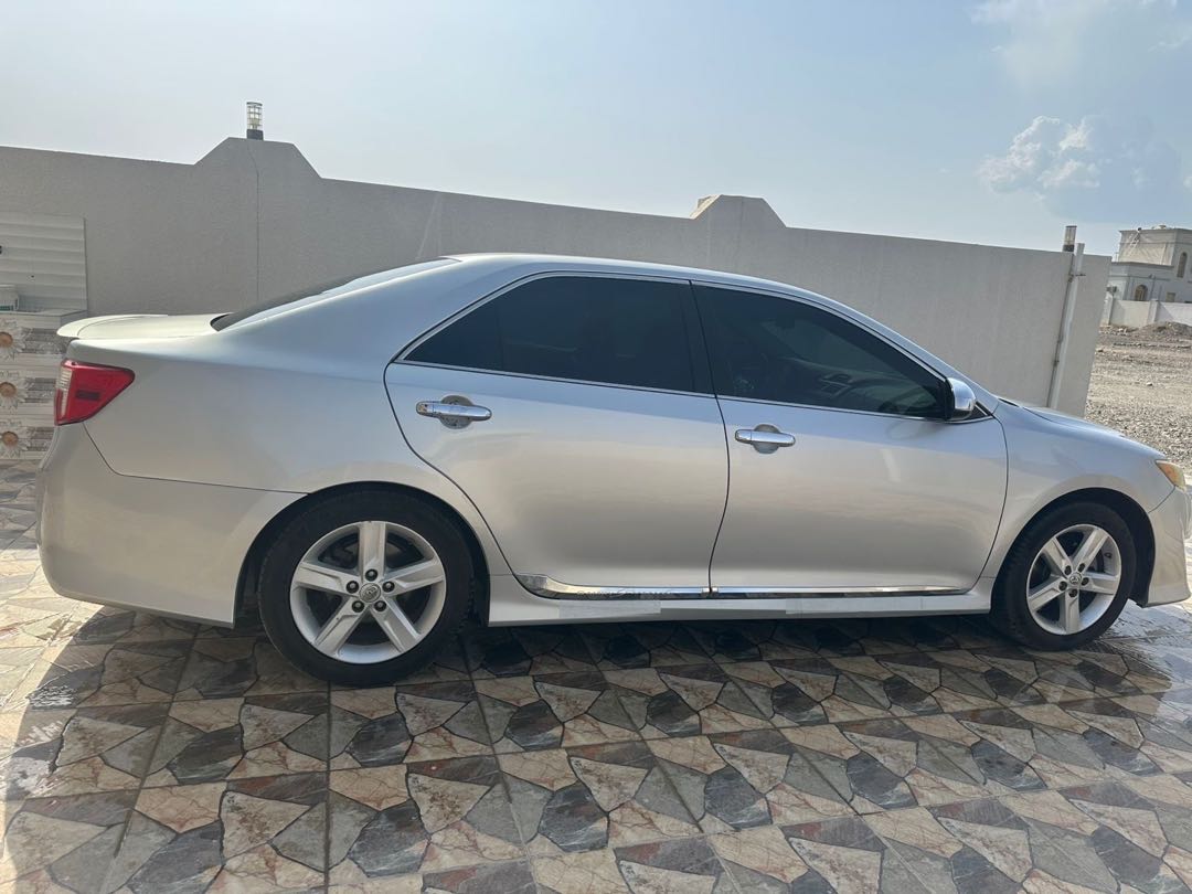Car Image 2014 TOYOTA CAMRY SE